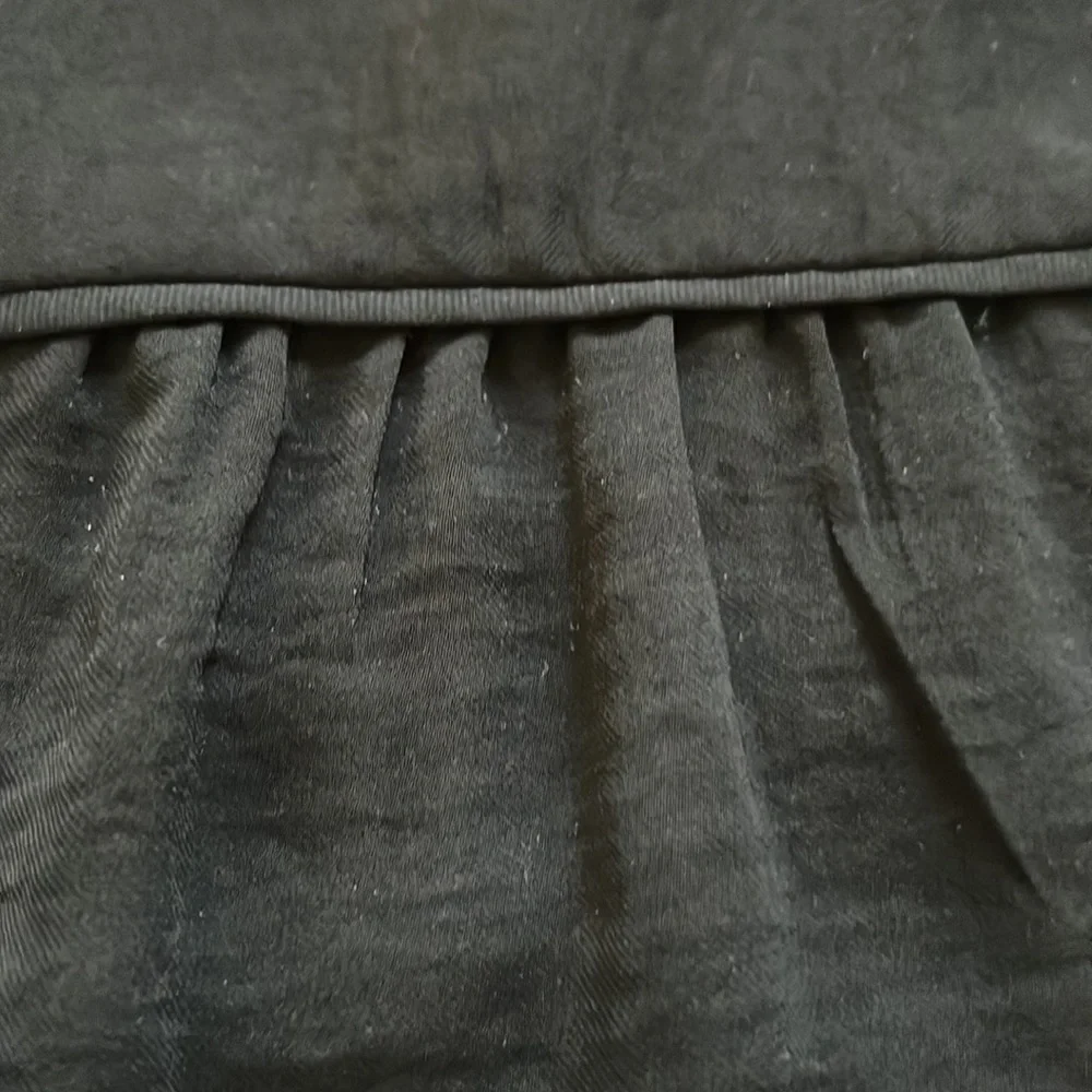 Women’s Banana Republic Black Sleeveless V-neck Blouse - Picture 5 of 7
